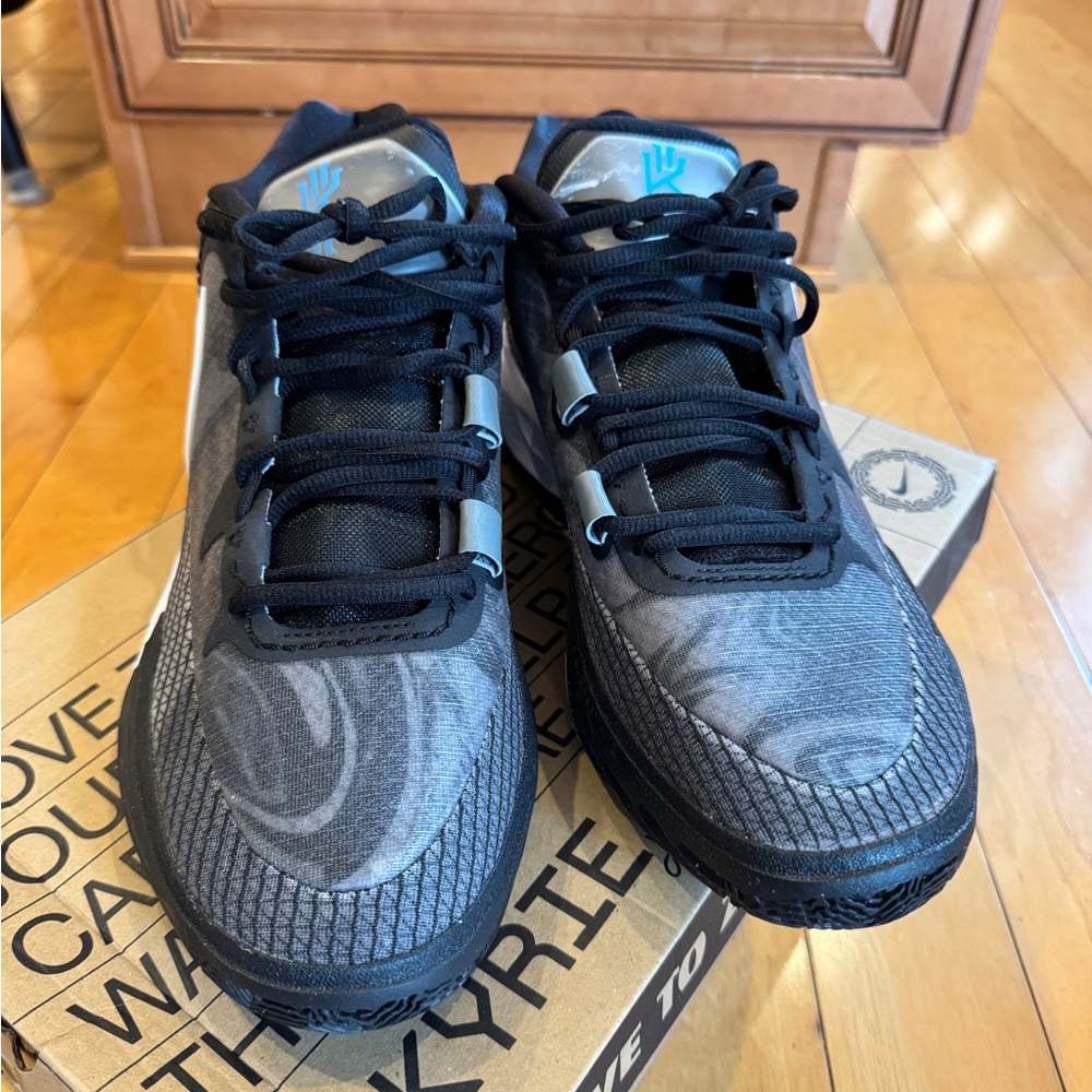 Nike Kyrie 8 Men's Shoes - Black/Gray - Picture 3 of 6